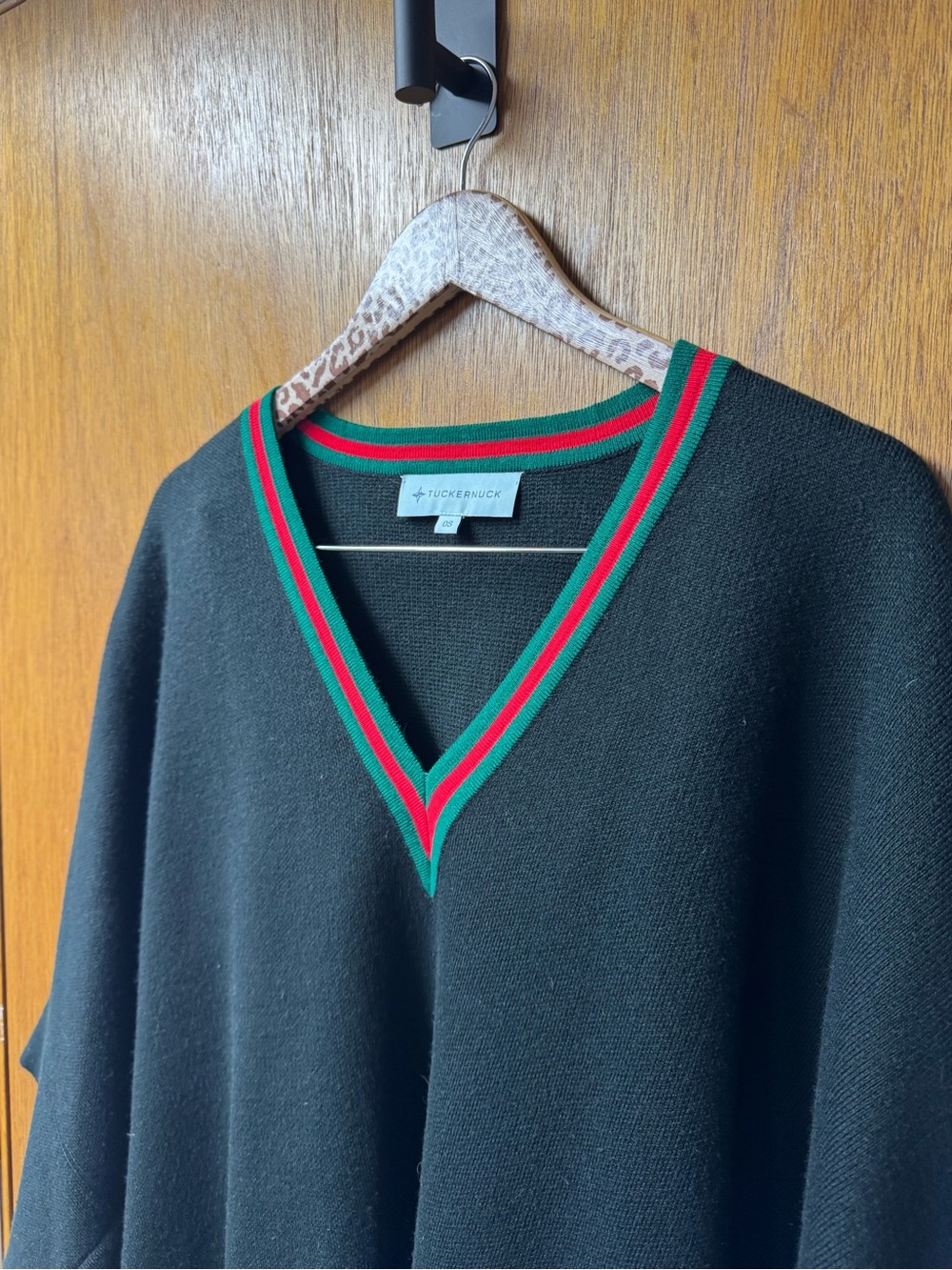 Tuckernuck Camden Knit Poncho Short Sleeve Knit Pullover Black Red Green OS - Picture 8 of 11